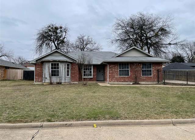 Property at 914 Waterbury St, Grand Prairie, TX 75051, 3 beds, 2 baths