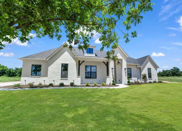 Property at 131 Desperado Way, Weatherford, TX 76088, 4 beds, 2.5 baths