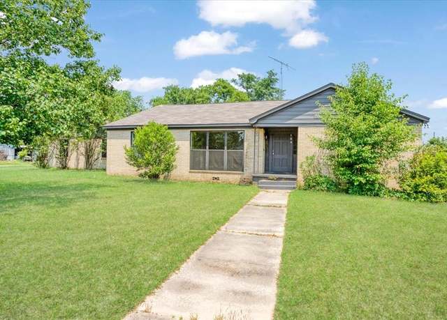 Property at 104 Mackinnon, Mount Pleasant, TX 75455, 3 beds, 2 baths
