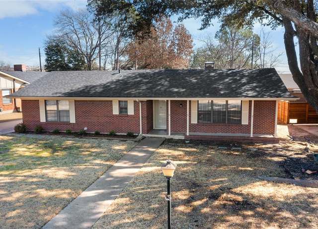 Property at 1608 W Shields Dr, Sherman, TX 75092, 3 beds, 3 baths