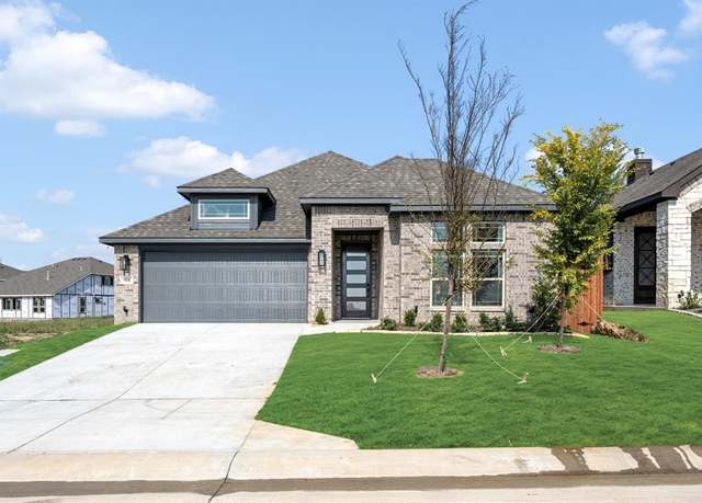 Property at 908 River Oaks Dr, Godley, TX 76044, 4 beds, 2.5 baths