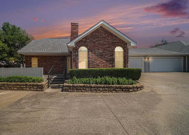 Property at 6127 Welden Ct, Fort Worth, TX 76132, 3 beds, 2.5 baths