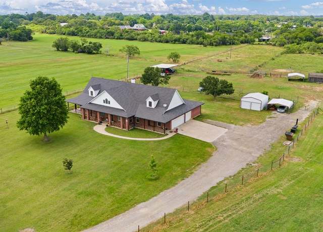 Property at 649 Arrowhead Rd, Cleburne, TX 76031, 4 beds, 3 baths