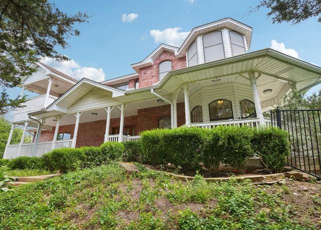 Property at 2224 Bluff Ct, Cedar Hill, TX 75104, 4 beds, 3.5 baths