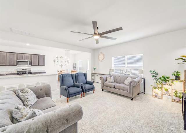 Property at 10852 Copper Hills Ln, Fort Worth, TX 76108, 4 beds, 2.5 baths