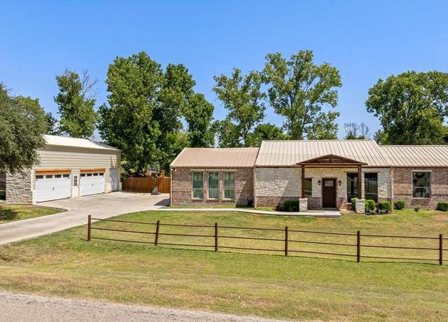 Property at 3119 Bob White Dr, Granbury, TX 76049, 3 beds, 2 baths