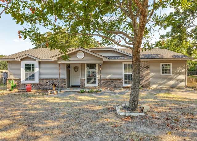 Property at 516 Lake Crest Pkwy, Azle, TX 76020, 3 beds, 2 baths