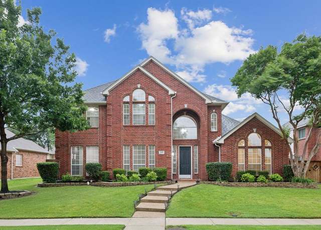Property at 1429 Parkwood Dr, Carrollton, TX 75007, 4 beds, 3.5 baths