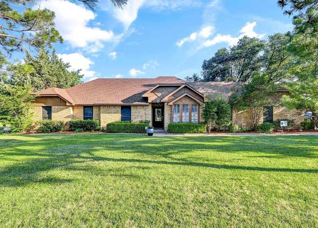 Property at 826 Hyatt Dr, Copper Canyon, TX 75077, 4 beds, 2.5 baths