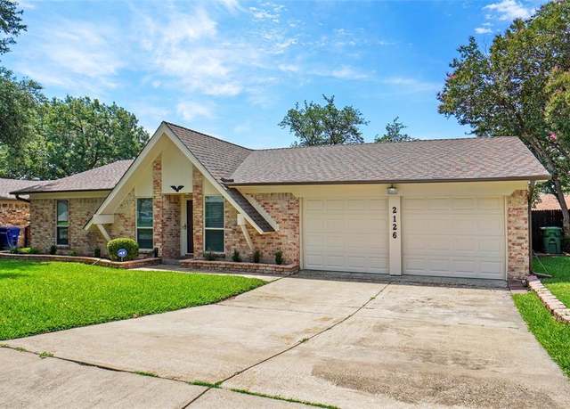 Property at 2126 Versailles Dr, Carrollton, TX 75007, 4 beds, 2 baths