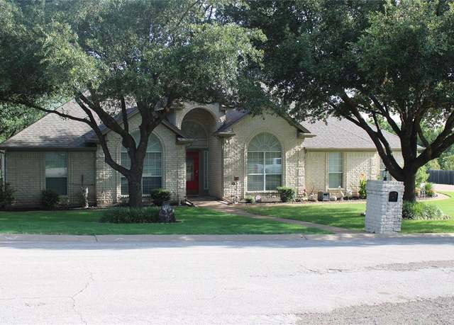 Property at 404 Baker Loop, Robinson, TX 76706, 4 beds, 2 baths