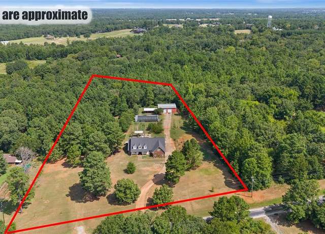 Property at 10377 Mountain View Rd, Whitehouse, TX 75791, 3 beds, 3 baths
