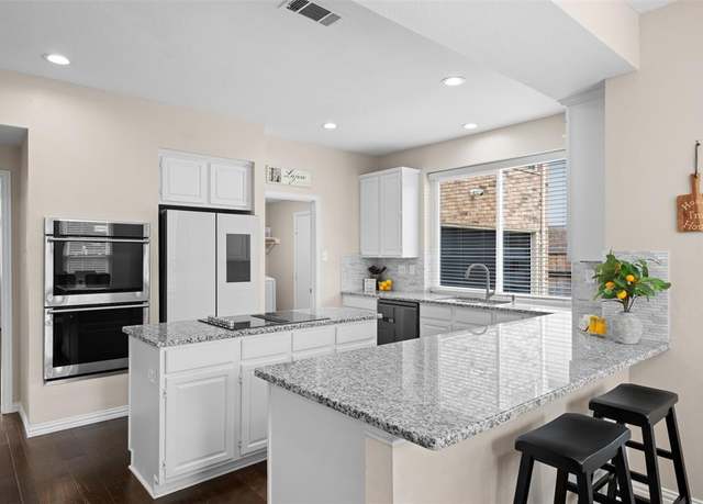 Property at 7812 Alderwood Pl, Plano, TX 75025, 5 beds, 3.5 baths