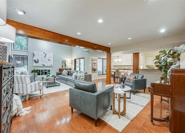Property at 3713 Hulen Park Dr, Fort Worth, TX 76109, 2 beds, 3 baths