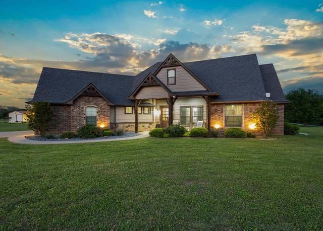 Property at 390 Chiles Ln, Denison, TX 75020, 3 beds, 2.5 baths