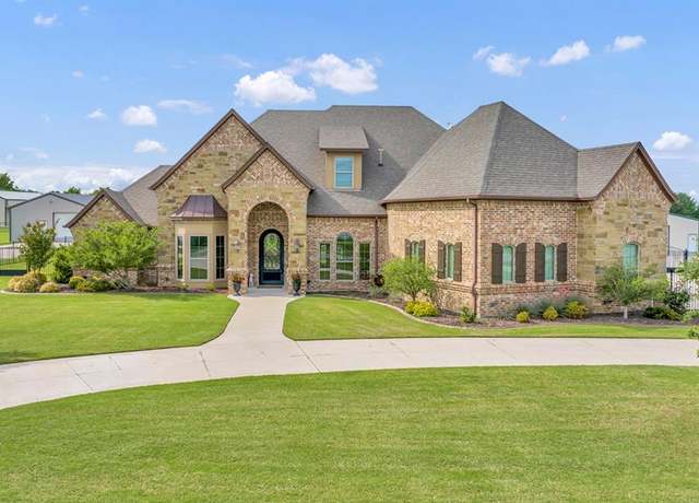 Property at 1524 Velda Kay Ln, Fort Worth, TX 76052, 4 beds, 3.5 baths