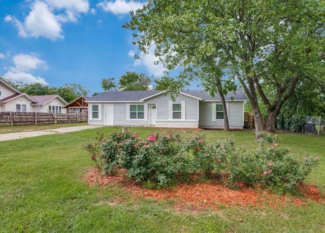 Property at 303 E Shelton St, Alvarado, TX 76009, 4 beds, 2 baths