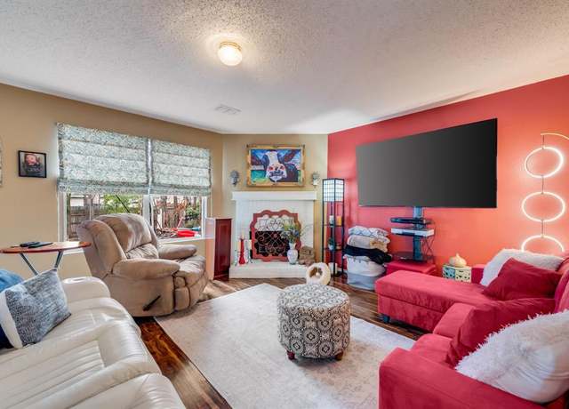 Property at 1516 Englewood Dr, Rockwall, TX 75032, 5 beds, 2.5 baths