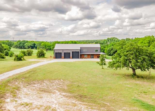 Property at 460 Rolling Hills Blvd, Alvord, TX 76225, 3 beds, 2.5 baths