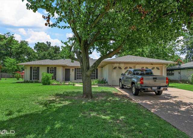 Property at 2514 Deanie Ln, Bossier City, LA 71111, 3 beds, 2 baths