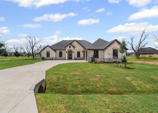 Property at 2172 Middlewood Cir, Granbury, TX 76049, 5 beds, 2.5 baths