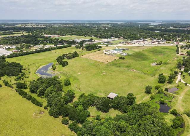 Property at 1001 S Highway 377, Pilot Point, TX 76258, 3 beds, 1 bath