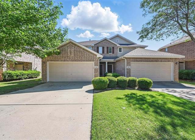 Property at 1418 Ravenwood Dr, Mansfield, TX 76063, 3 beds, 2.5 baths