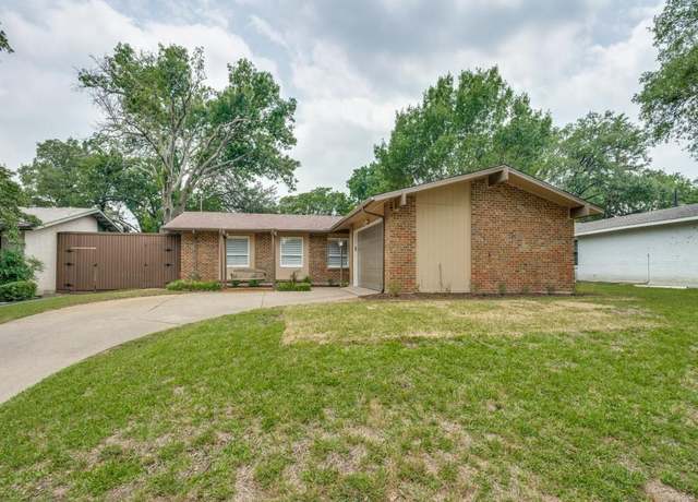 Property at 827 Sherbrook Dr, Richardson, TX 75080, 3 beds, 2 baths