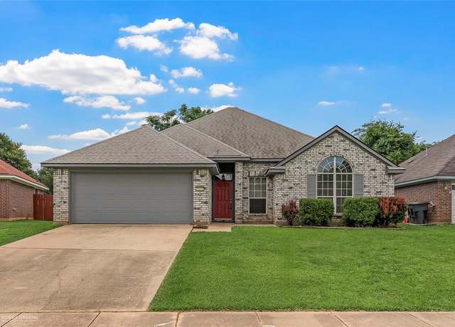 Property at 1634 Williamsburg Dr, Bossier City, LA 71112, 4 beds, 2 baths