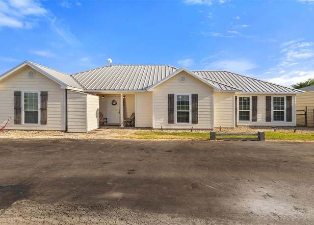 Property at 5661 Hillcrest Dr, Farmersville, TX 75442, 4 beds, 2 baths