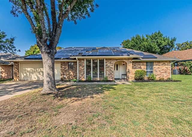 Property at 7509 Pear Tree Ln, Fort Worth, TX 76133, 3 beds, 2 baths