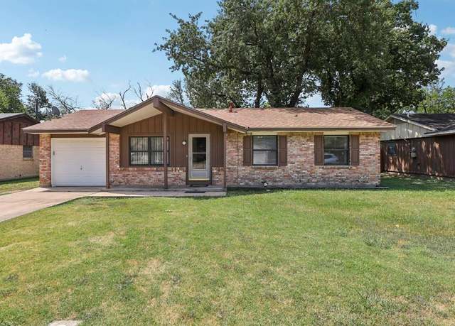 Property at 3412 Bob O Link Ln, Denton, TX 76209, 3 beds, 2 baths