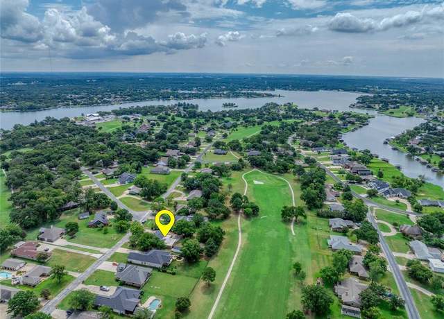 Property at 300 Navajo Trl, Gainesville, TX 76240, 3 beds, 2 baths