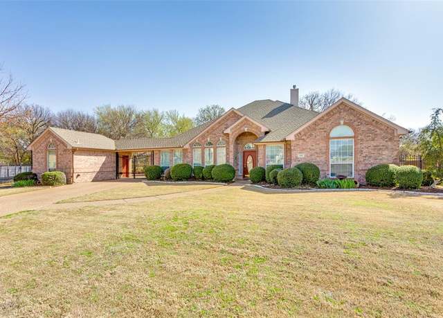 Property at 604 Oak Leaf Dr, Kennedale, TX 76060, 4 beds, 3 baths
