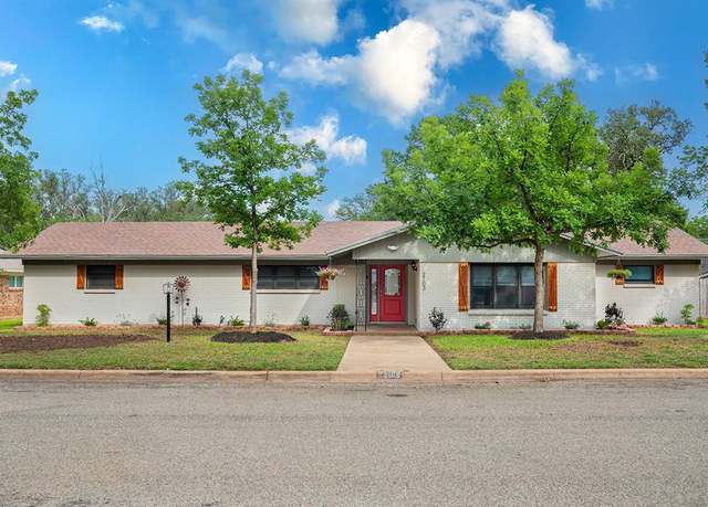Property at 2103 S High St, Brady, TX 76825, 4 beds, 2 baths