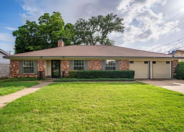 Property at 1905 Cimarron Trl, Hurst, TX 76054, 3 beds, 2 baths