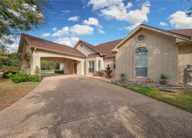 Property at 396 Cresthill Dr, Valley Mills, TX 76689, 3 beds, 3 baths