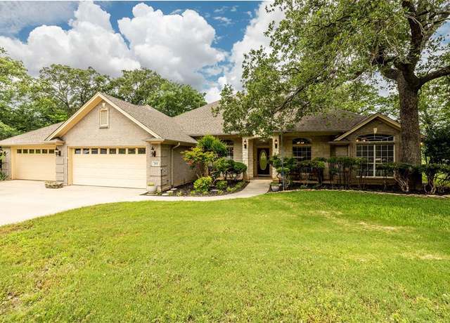 Property at 202 Hastings Dr, Runaway Bay, TX 76426, 3 beds, 2 baths