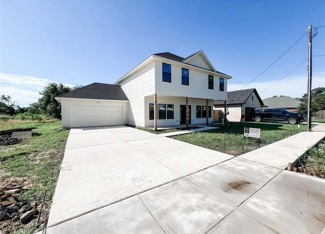 Property at 428 N Mcgraw St, Forney, TX 75126, 3 beds, 2.5 baths
