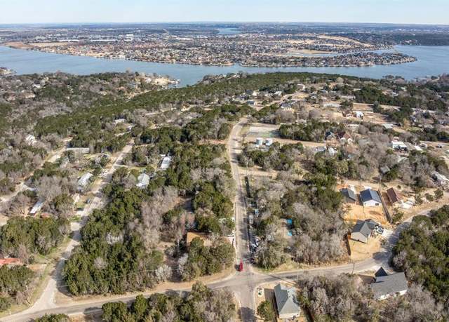 Property at 910 Scenic Dr, Granbury, TX 76048