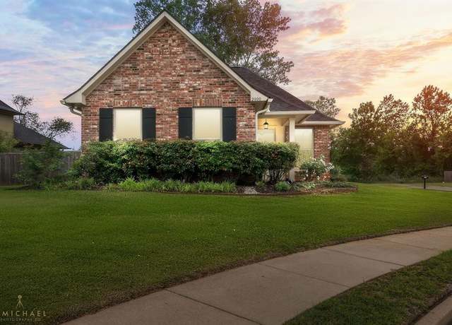 Property at 2800 Caribbean Cv, Shreveport, LA 71105, 3 beds, 2 baths