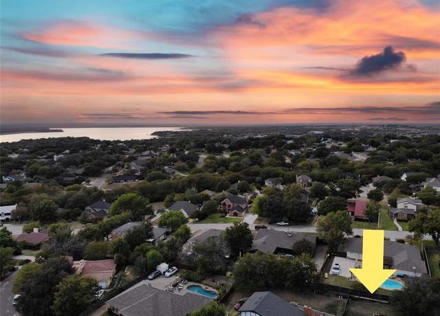 Property at 8625 Overland Dr, Fort Worth, TX 76179, 4 beds, 2 baths