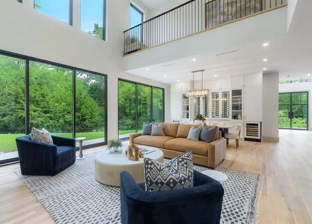 Property at 6984 Santa Barbara Dr, Dallas, TX 75214, 5 beds, 4.5 baths