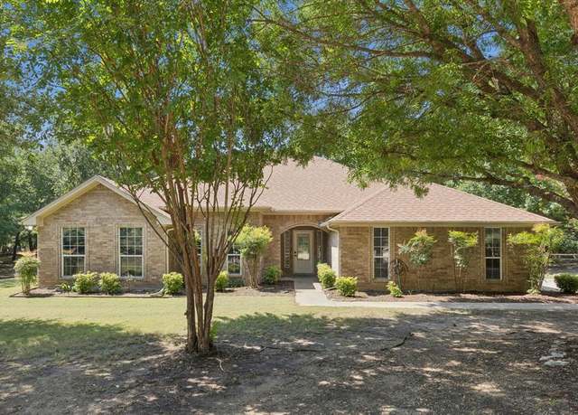 Property at 3121 N Fork Ct, Granbury, TX 76049, 4 beds, 2 baths