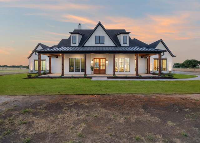 Property at 12100 Riek Rd, Krum, TX 76249, 5 beds, 4.5 baths