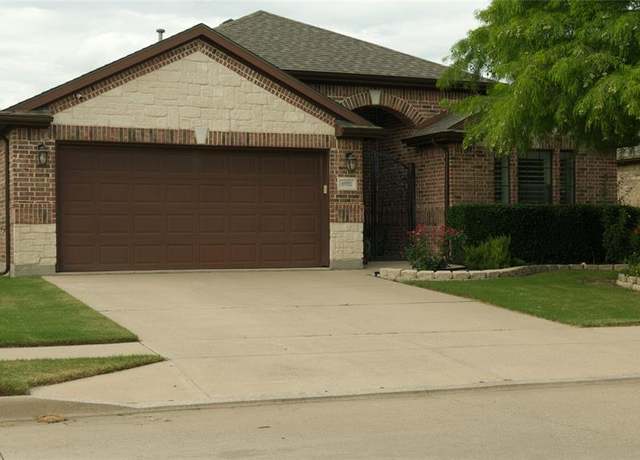 Property at 6952 Big Wichita Dr, Fort Worth, TX 76179, 3 beds, 2 baths