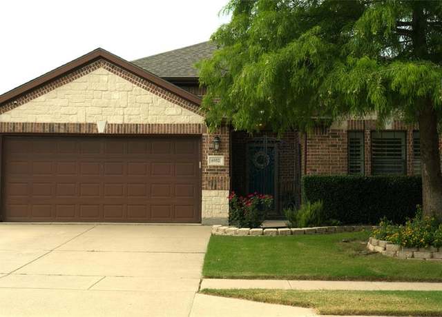 Property at 6952 Big Wichita Dr, Fort Worth, TX 76179, 3 beds, 2 baths