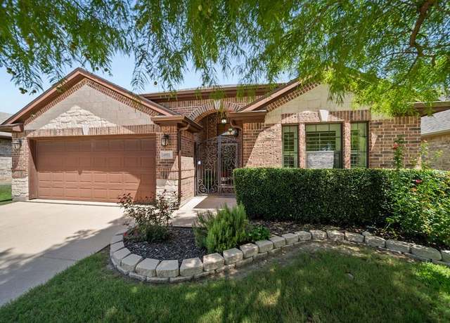 Property at 6952 Big Wichita Dr, Fort Worth, TX 76179, 3 beds, 2 baths