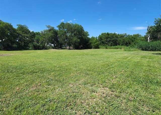 Property at 309 S Falls St, Mart, TX 76664