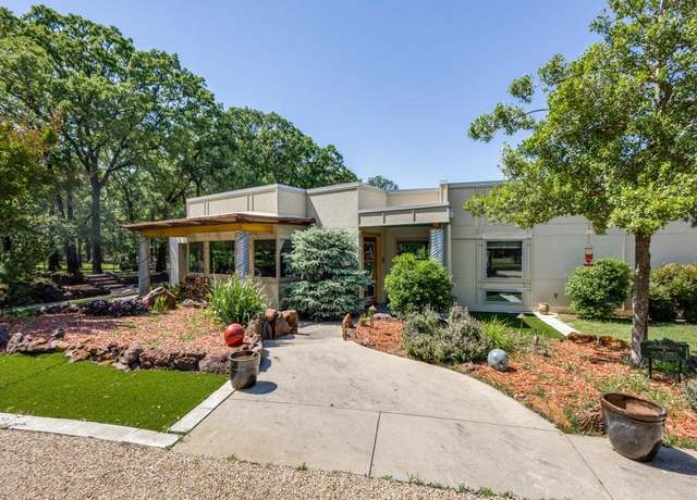 Property at 299 Shadow Lakes Dr, Whitesboro, TX 76273, 4 beds, 4 baths